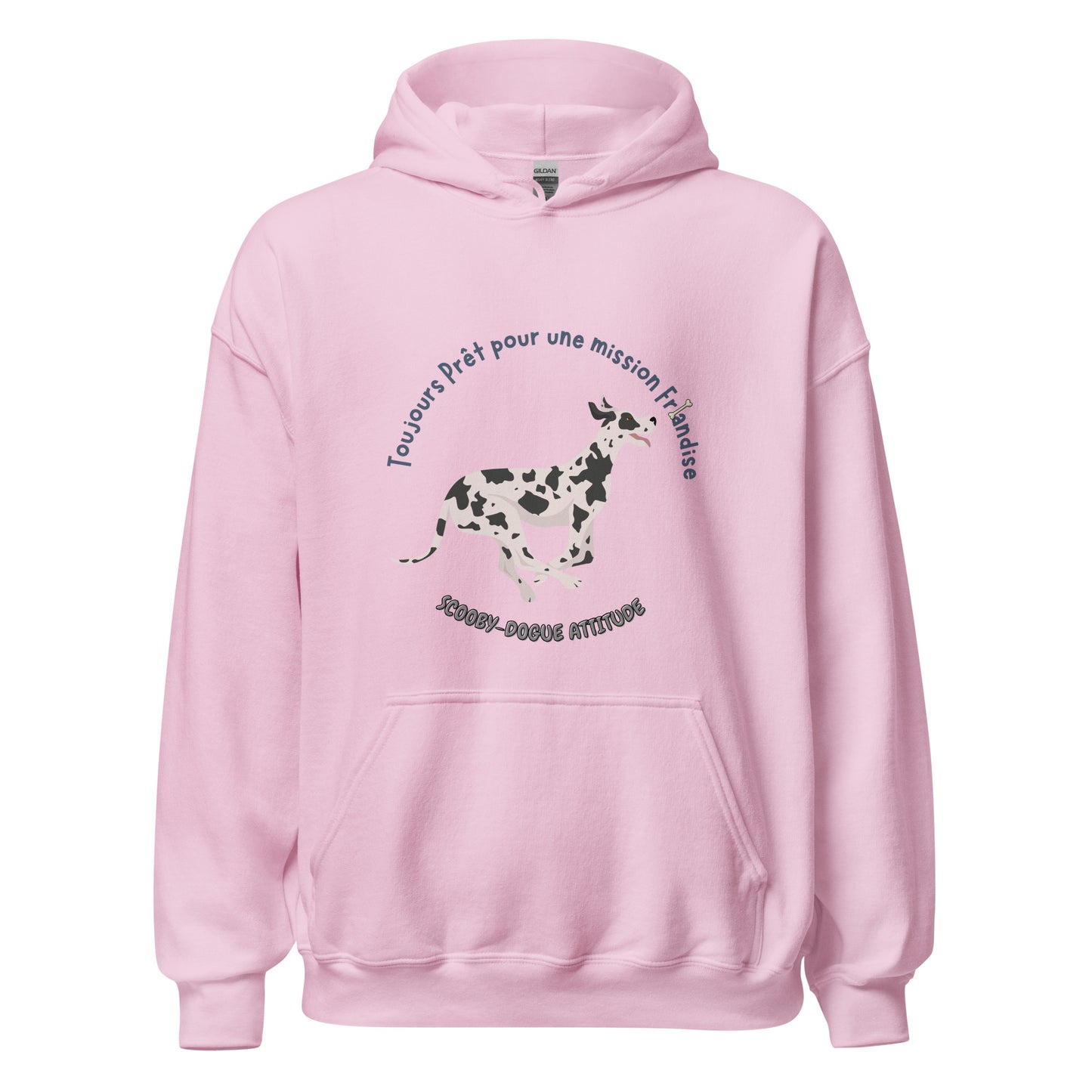 Sweat à capuche de couleur rose avec poche kangourou avec un dogue allemand qui coure avec inscription Toujours prêt pour une mission friandise Scooby-Dogue Attitude"