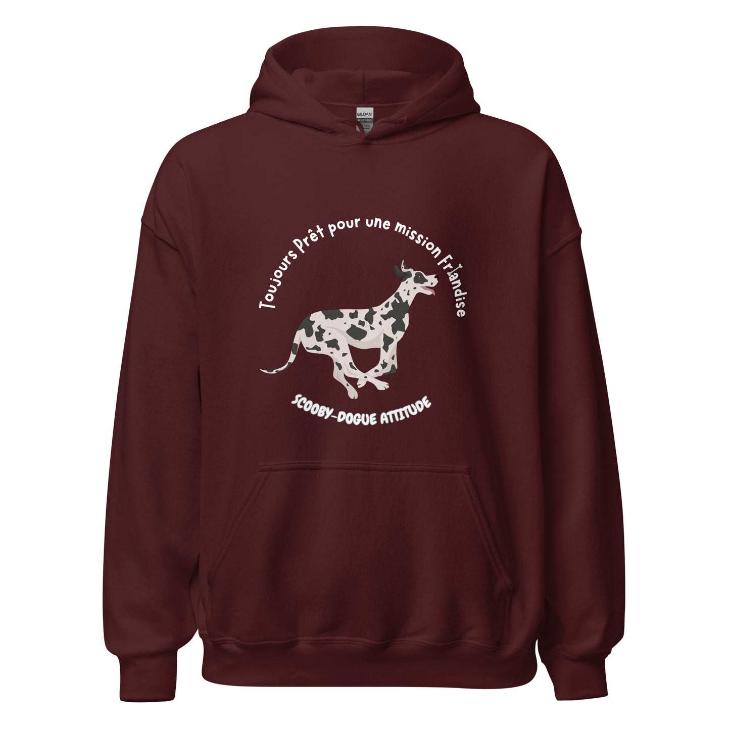 Sweat à capuche de couleur chocolat avec poche kangourou avec un dogue allemand qui coure avec inscription Toujours prêt pour une mission friandise Scooby-Dogue Attitude"