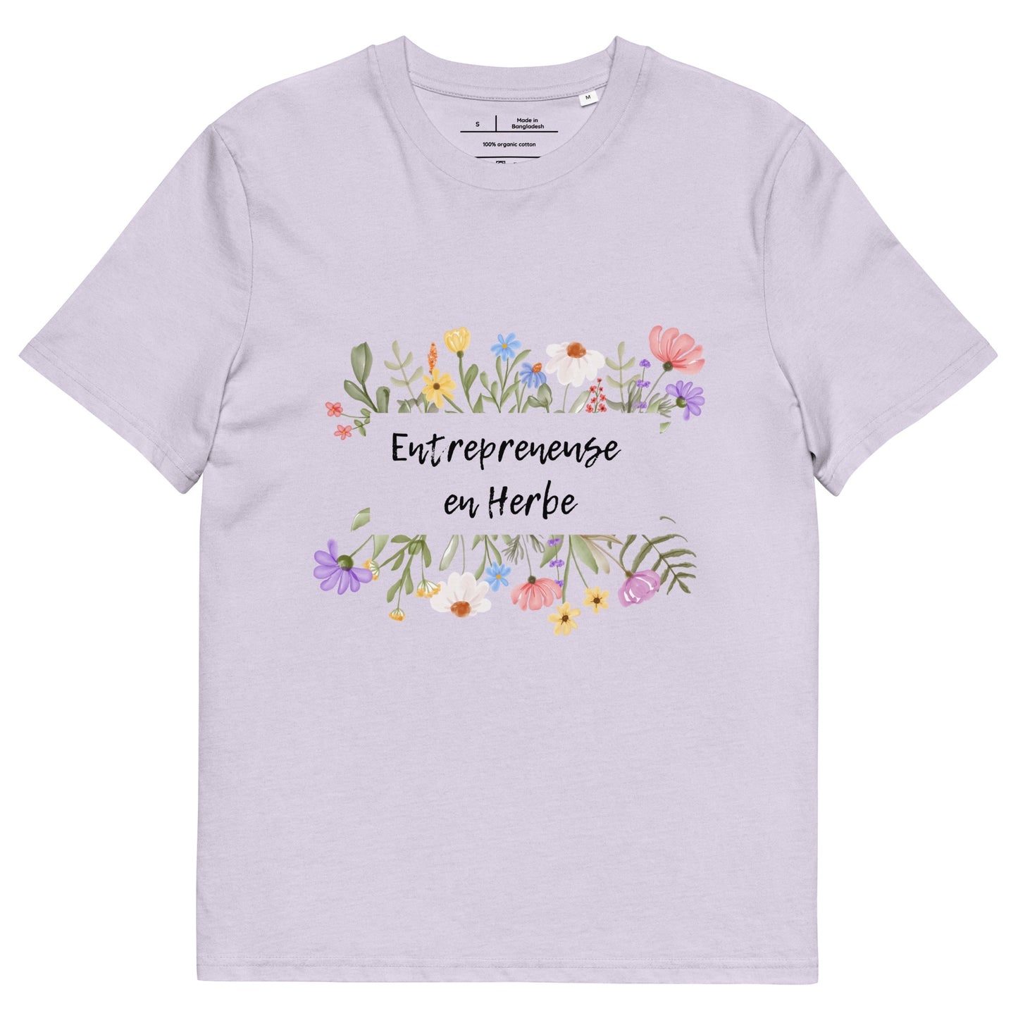 t-shirt femme lavande col rond mache courte avec écrit "Entrepreneure en Herbe" entouré de fleurs et d'herbe