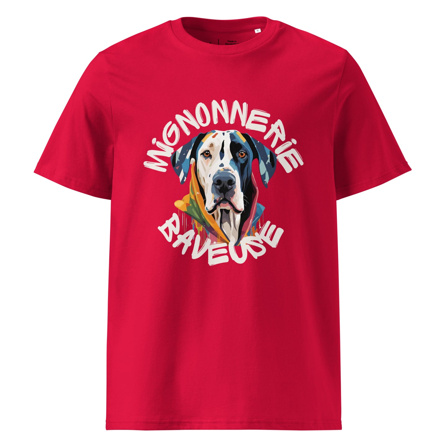 T-shirt couleur rouge col rond manche courte 100% coton avec écriture "Mignonnerie Baveuse" autour d'un dessin de dogue allemand arlequin ou boston