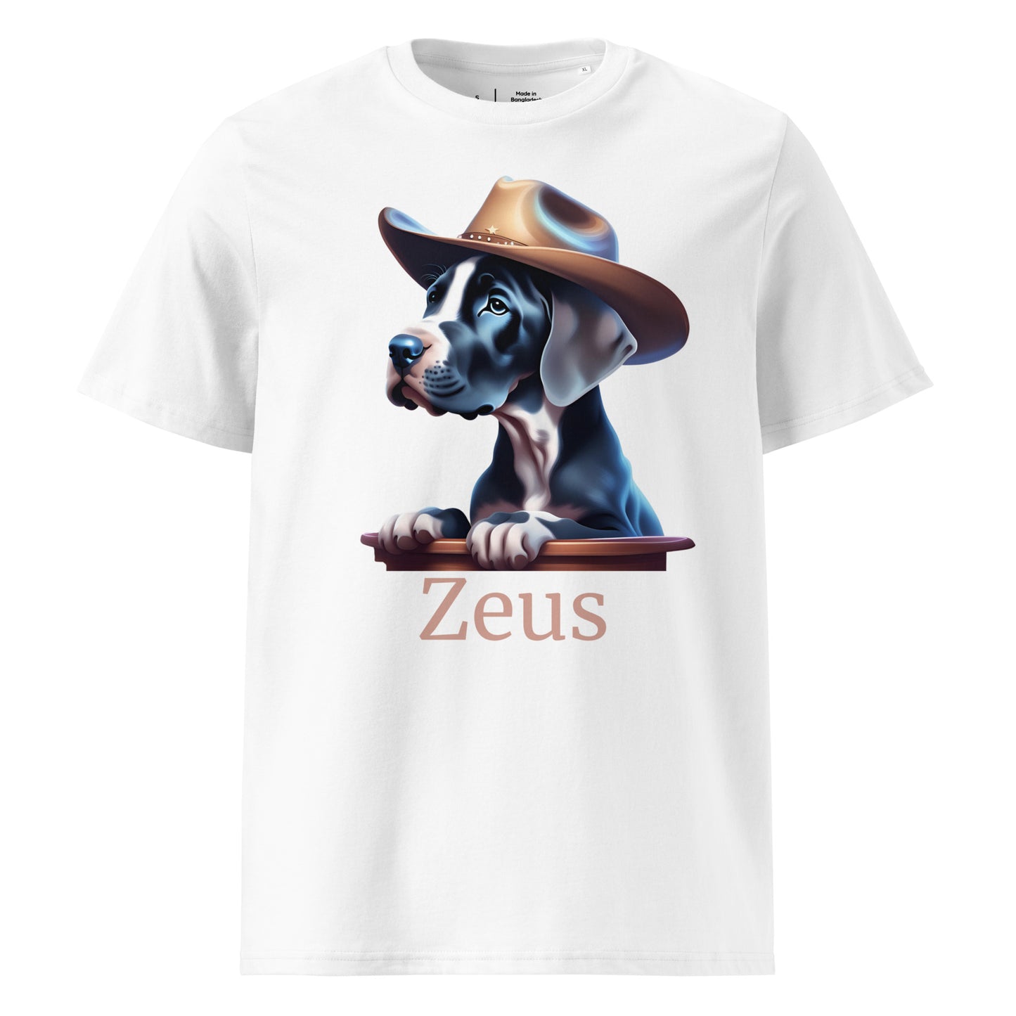 T-shirt blanc en 100% coton bio avec manche courte et col rond avec un dessin de bébé dogue allemand avec un chapeau de cowboy avec personnalisation du nom de votre dogue