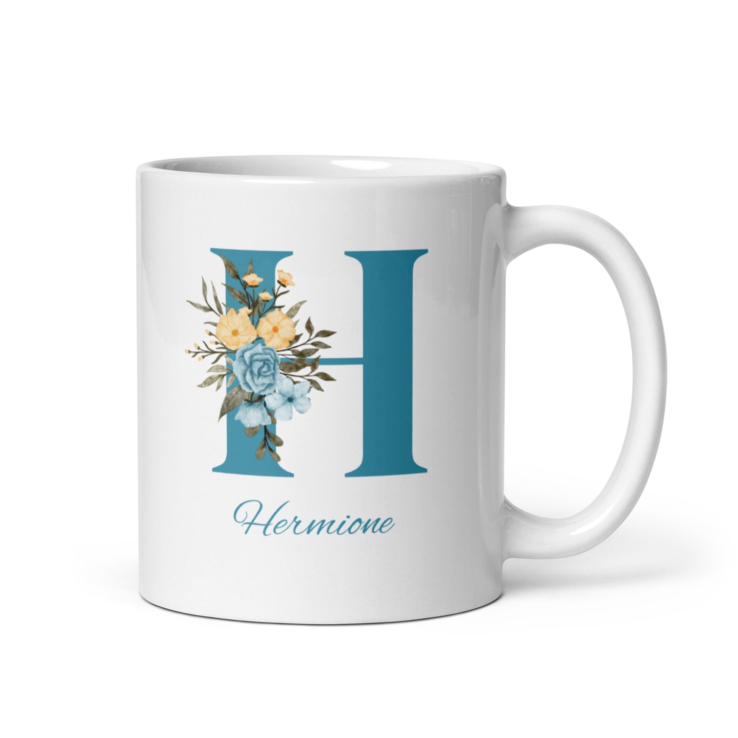 tasse blanche brillante 11 oz avec première lettre de votre prénom avec des jolies fleurs qui décorent la lettre avec votre prénom en dessous