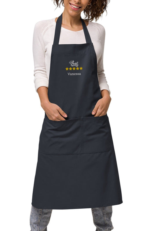 tablier de couleur bleu marine 100% coton bio ajustable avec 2 poches avec inscription brodée Chef avec toque, 5 étoiles et le prénom de votre choix