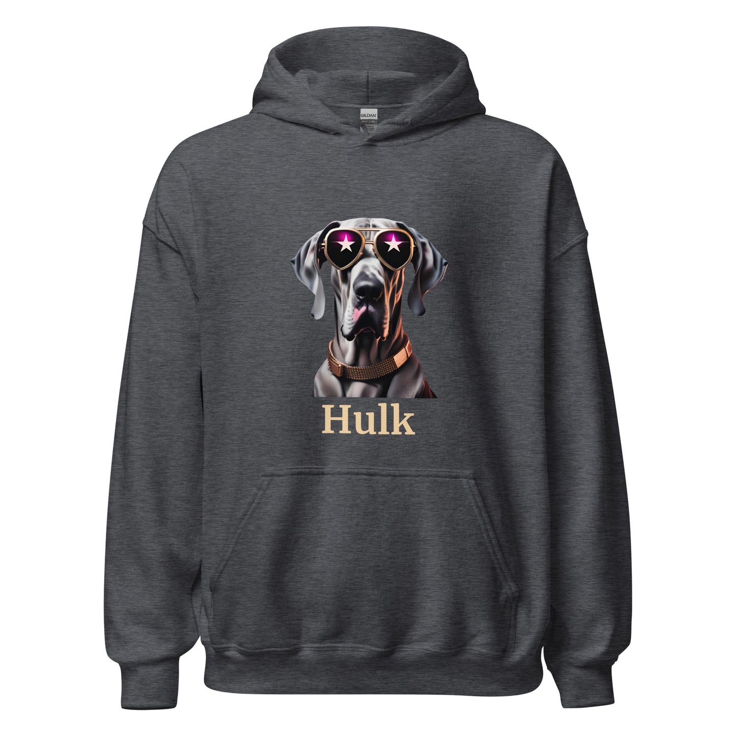 sweat de couleur gris chiné à capuche avec une poche sur l'avant avec le dessin d'un dogue allemand portant des lunettes de soleil et un colier en cuivre en dessous du dessin il y a une personnalisation avec le nom de votre propre Dogue