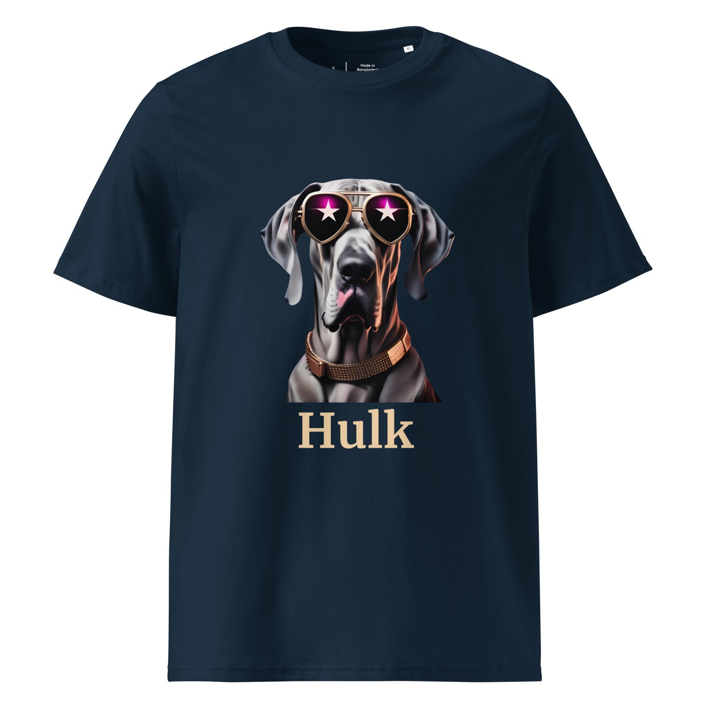 t-shirt de couleur bleu marine col rond manche courte dessin de dogue allemand avec des lunettes de soleil stylé et un collier en cuivre personnalisation avec le nom de votre dogue en dessous du dessin