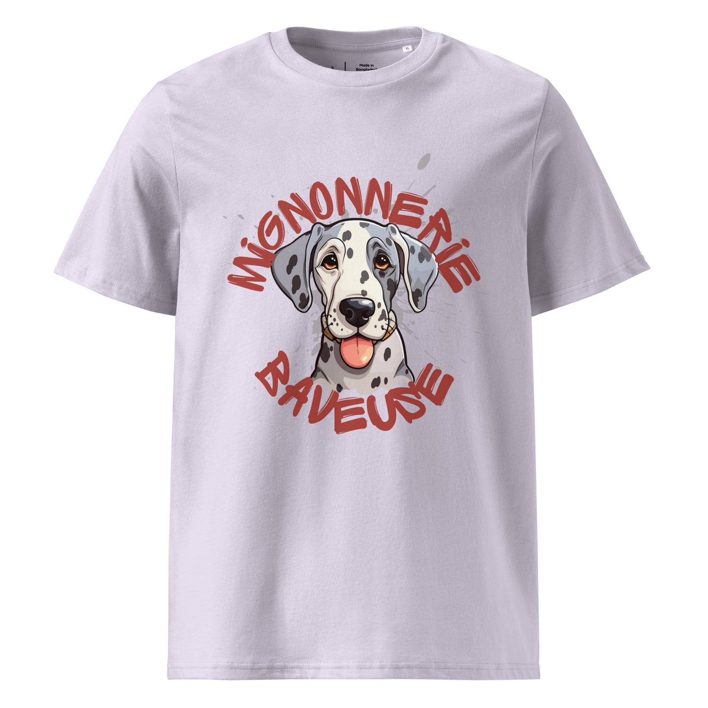 T-shirt de couleur lavande encolure ronde et manche courte en 100% coton bio avec un dessin de Dogue Allemand Arlequin Avec écrit "Mignonnerie Baveuse"