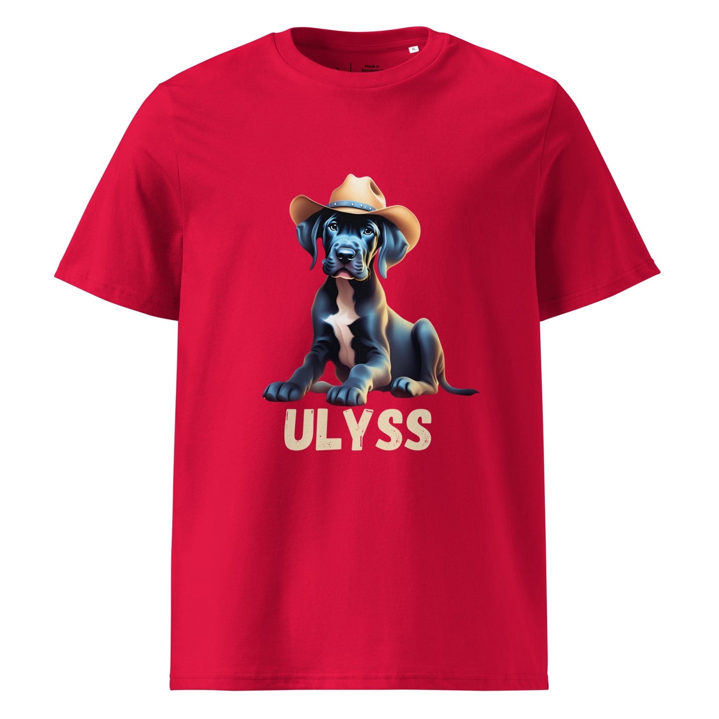 t-shirt de couleur rouge col rond mache courte en 100% coton bio avec un dessin de bébé dogue allemand avec un chapeau de cowboy sur la tête avec comme personnalisation le nom de votre dogue en dessous du dessin