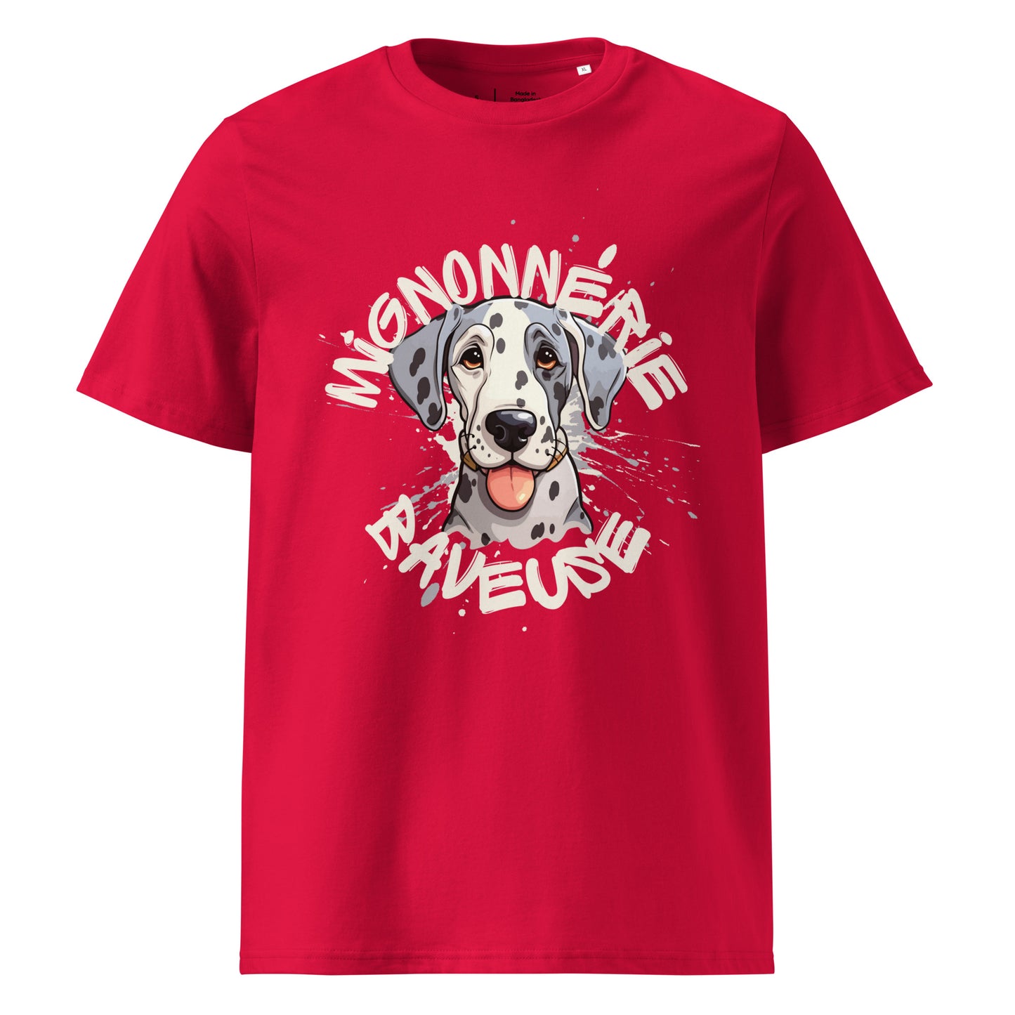 T-shirt de couleur rouge encolure ronde et manche courte en 100% coton bio avec un dessin de Dogue Allemand Arlequin Avec écrit "Mignonnerie Baveuse"