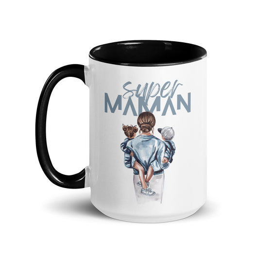 tasse blanche colorée intérieur et poignée noir en céramique avec inscription Super Maman Avec le dessin d'une maman de dos portant deux enfants dans ses bras 