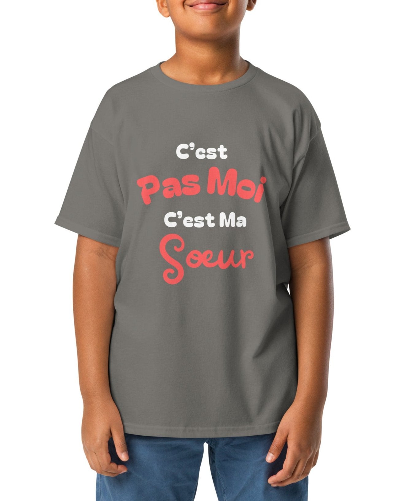 t-shirt enfant gris vert col rond manche courte 100% coton bio avec inscription "c'est pas moi c'est ma soeur" 