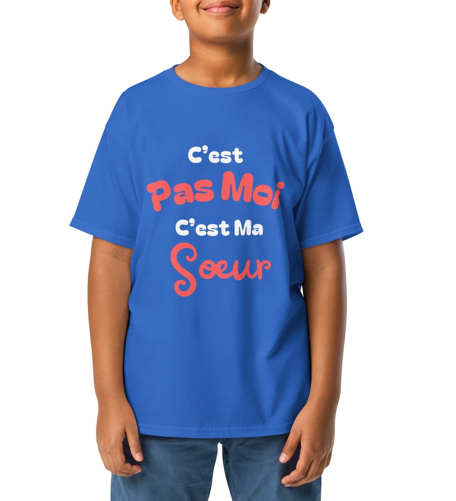 t-shirt enfant bleu roi col rond manche courte 100% coton bio avec inscription "c'est pas moi c'est ma soeur" 